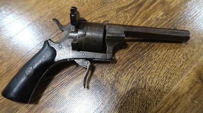 Velký historický revolver LEFAUCHEUX 9mm
