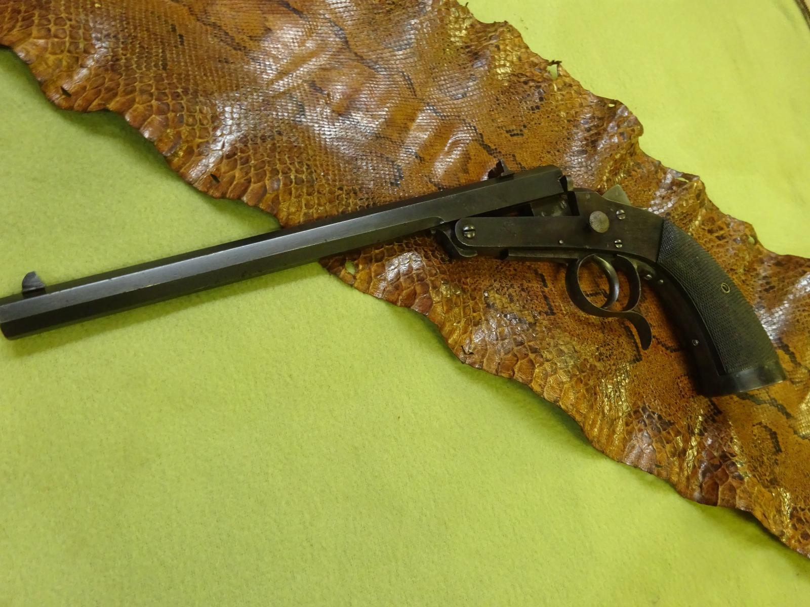 Velká profi přesná pistole cal. 22 drážkovaná hlaven - Sběratelské zbraně