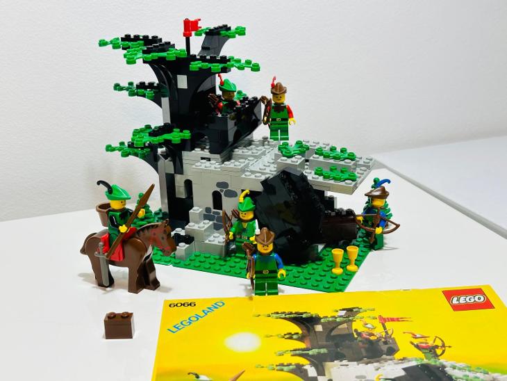 LEGO Castle Forestmen Hrady 6066 Camouflaged Outpost z roku 1987 - Hračky