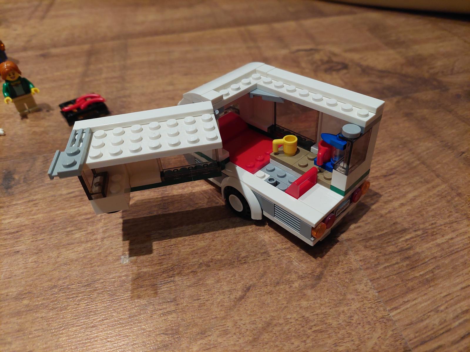 Lego City - 60117 - Dodávka a karavan
