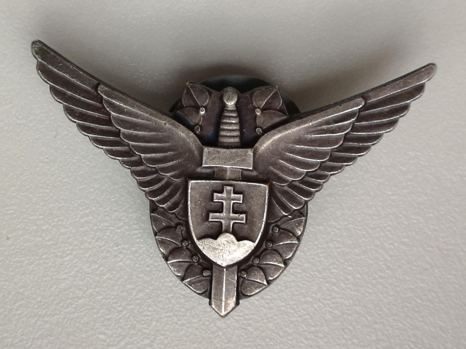 Letectvo - vojenská škola - Odznaky, nášivky a medaily