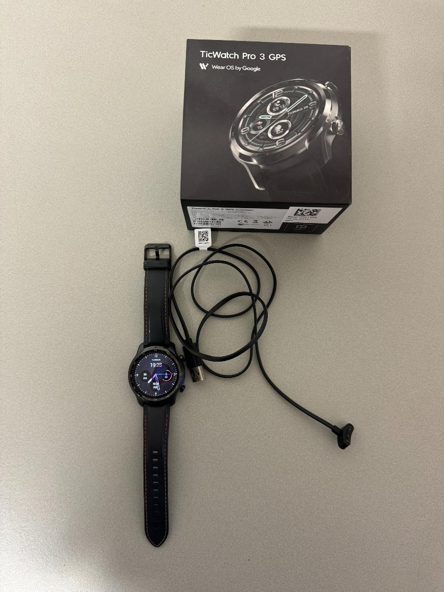 Chytré hodinky TicWatch Pro 3 GPS Black - nefunkčné/na diely - Mobily a smart elektronika