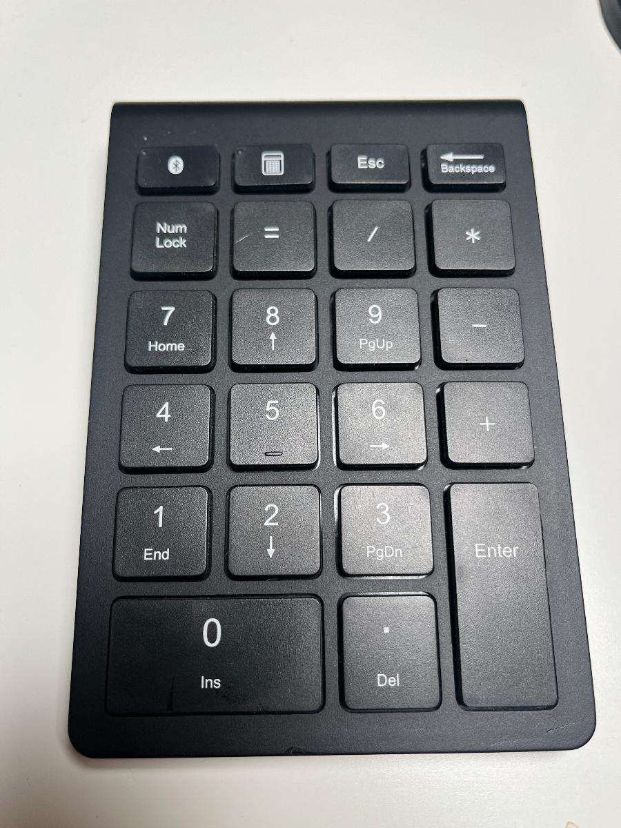 Bezdrôtová bluetooth numerická klávesnica - Vstupné zariadenie k PC