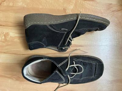 Členkové topánky - čierna farba 39
