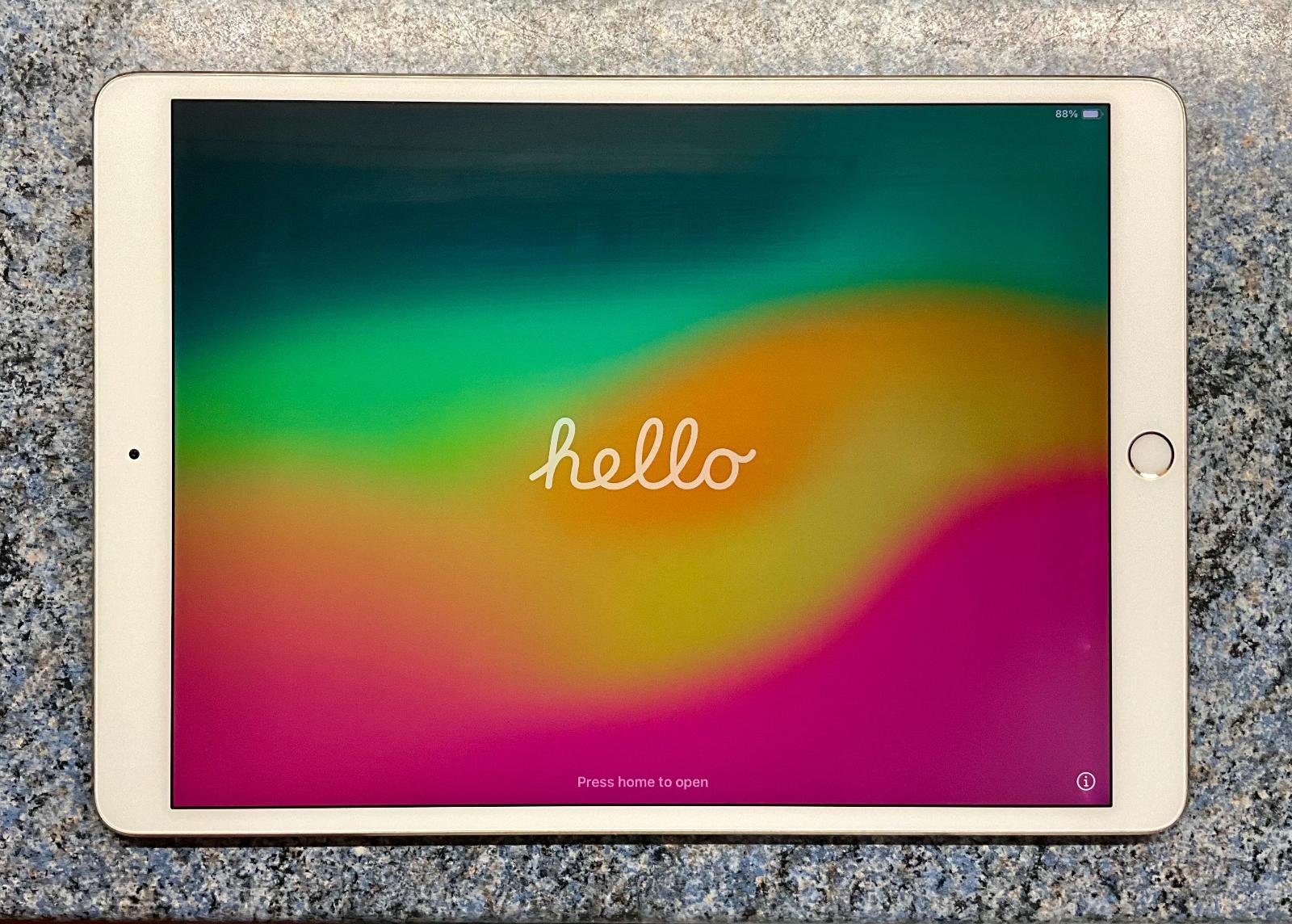 Apple iPad Pro 10,5 (2017) 64Gb Wi-Fi zlatý + príslušenstvo - Počítače a hry