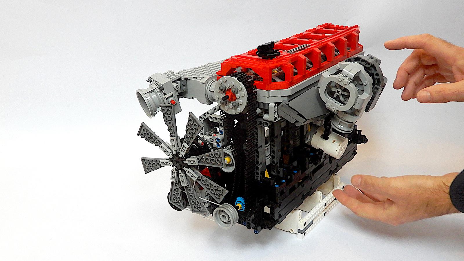 RB-30 Six-Cylinder Gasoline Engine (stavebnica kompatibilná s Lego) - Deti
