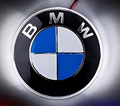 BMW svíticí logo 82mm, bílá