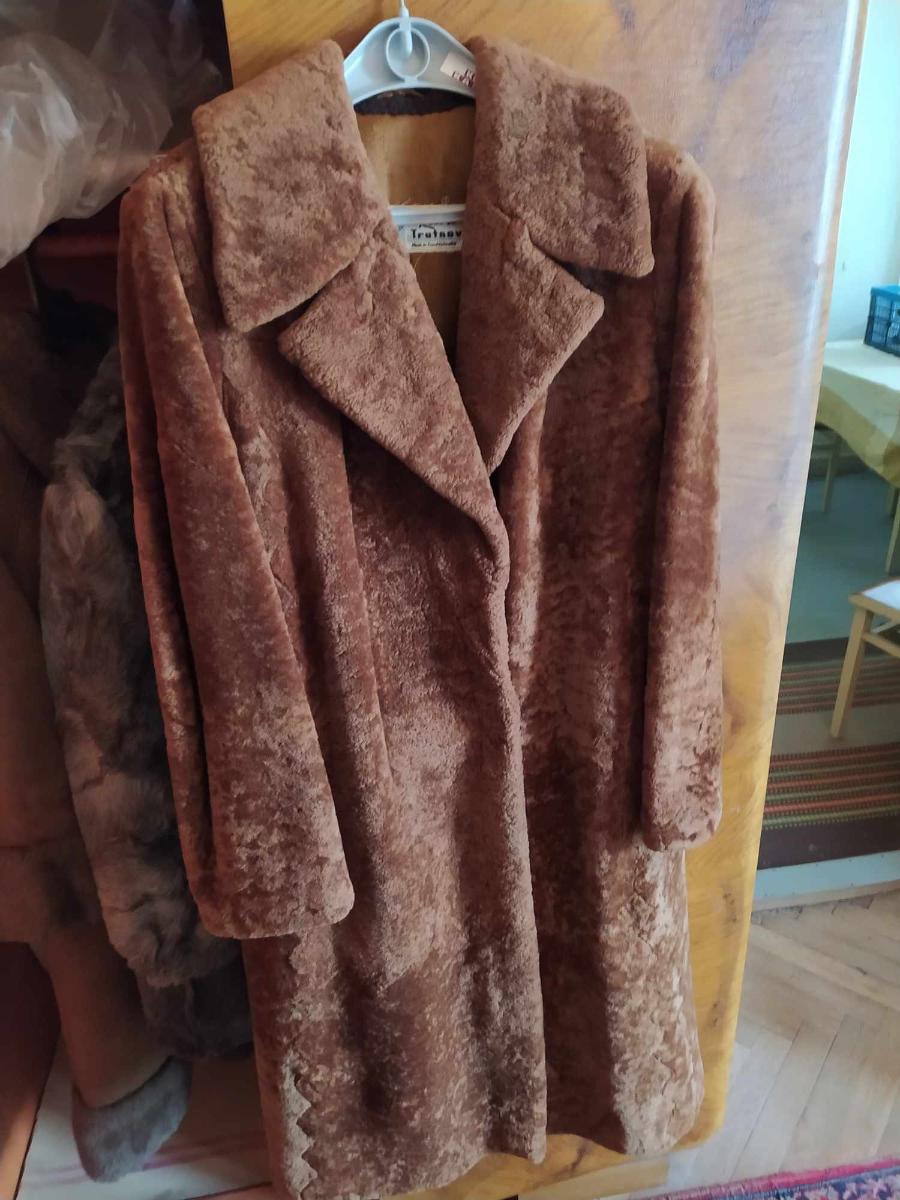 Staré kabáty - kožuchy - 4x - Dámske oblečenie