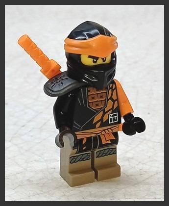 LEGO Ninjago - figurka Cole + přísl.