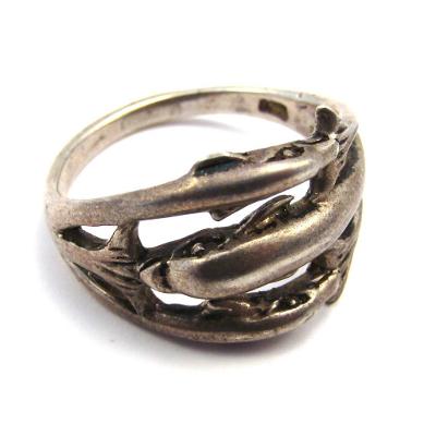 Stříbrný prsten delfíni
