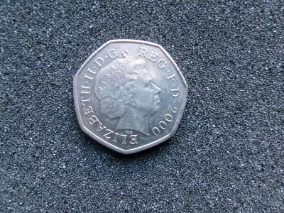 Numismatika Mince Anglie Británie 50 Pence padesát  královna 2000