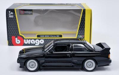BMW M3 (E30) black Bburago 1:24. Barva černá..