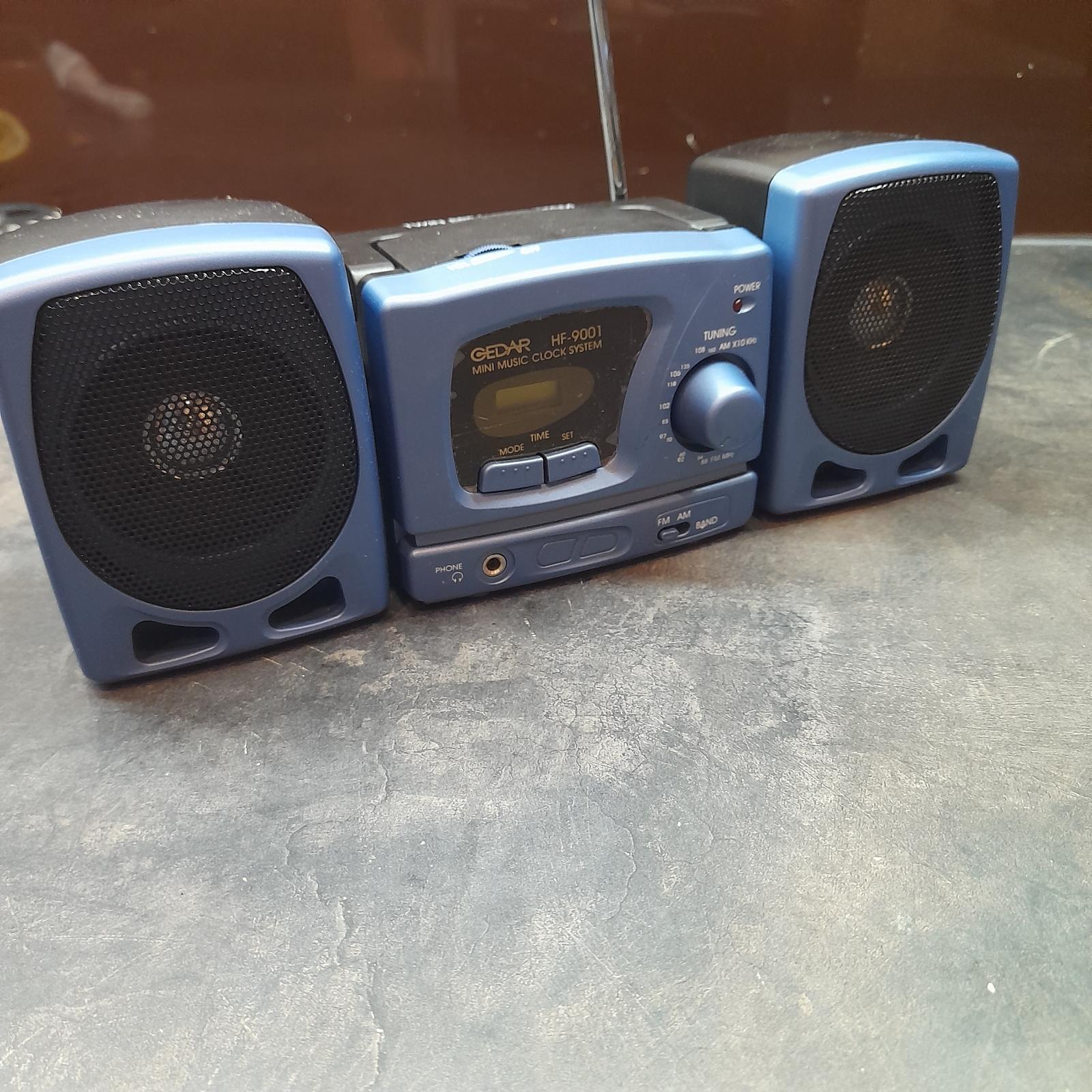 Mini retro radio modré na 4 AA batérie 1.5Volt - Prehrávače a multimédiá