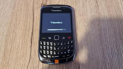 Blackberry 9300 na ND, včetně baterie. Blok na Slovenský Orange. II.