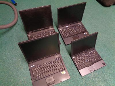 4x notebook HP, poškozené, nekompletní