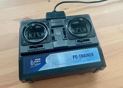 Starý ovládač PC-TRAINER pre letecké simulátory do game portu