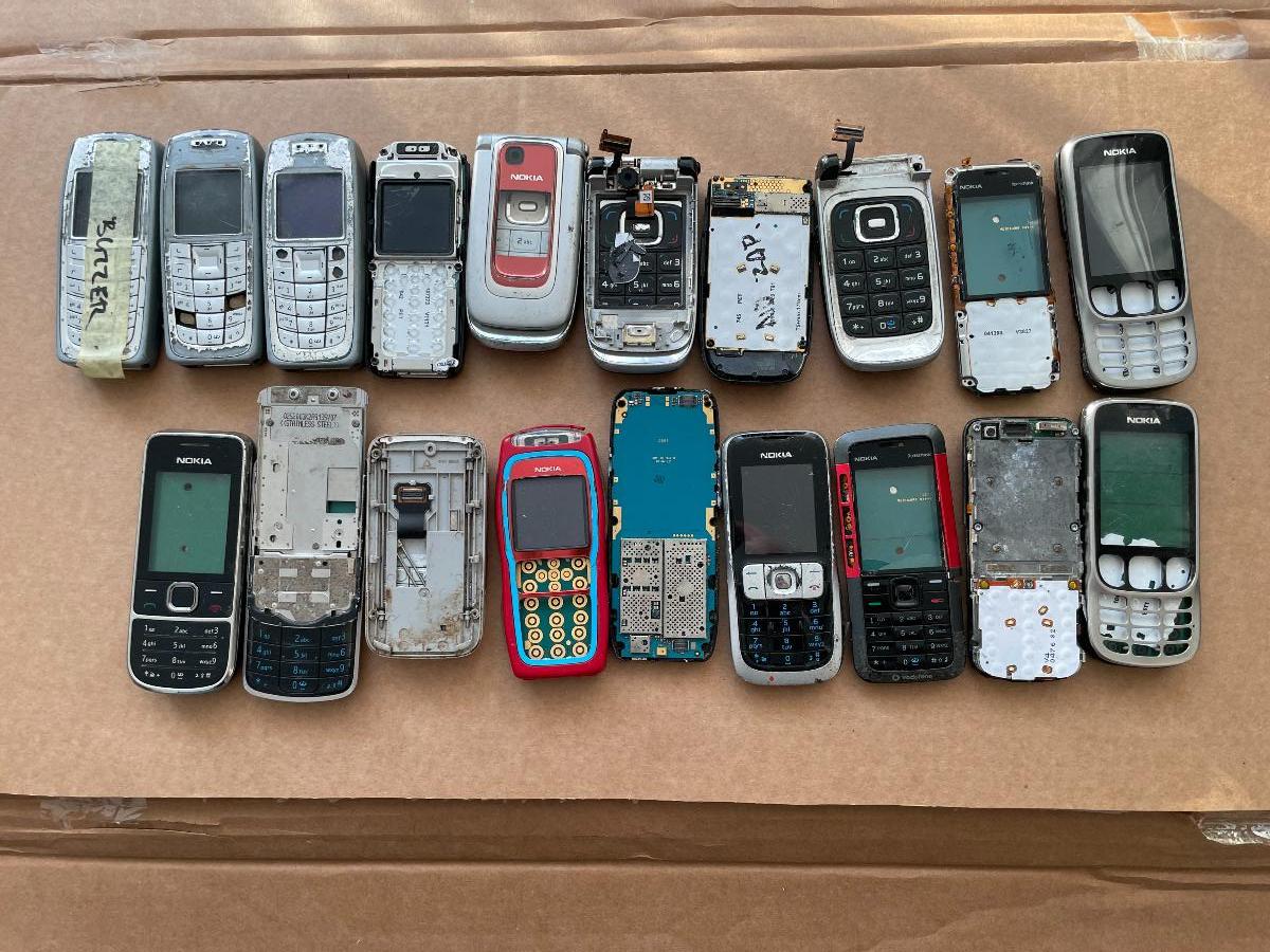 Mobily Nokia, staré modely, konvolut, na opravu alebo na diely - Mobily a smart elektronika
