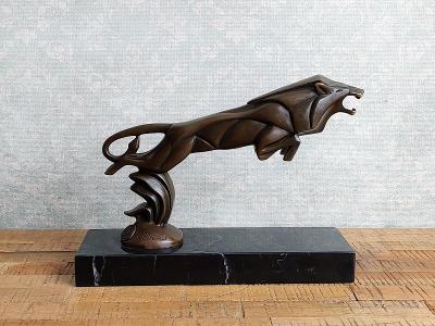 Skákající lev - Skok lva Bronzová socha soška Art Deco Casimir Brau