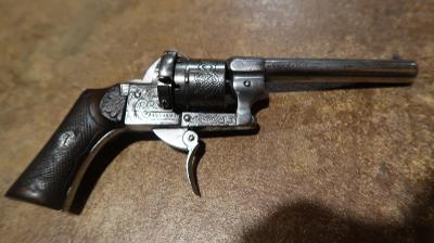 Topka, LUXUS !!! Historický revolver LEFAUCHEUX 7mm SA, extra gravír