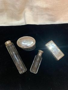 Starý skleněný set dóziček na kosmetické produkty