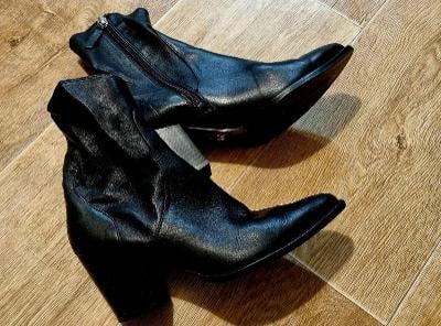 Dámské kožené boty ZARA