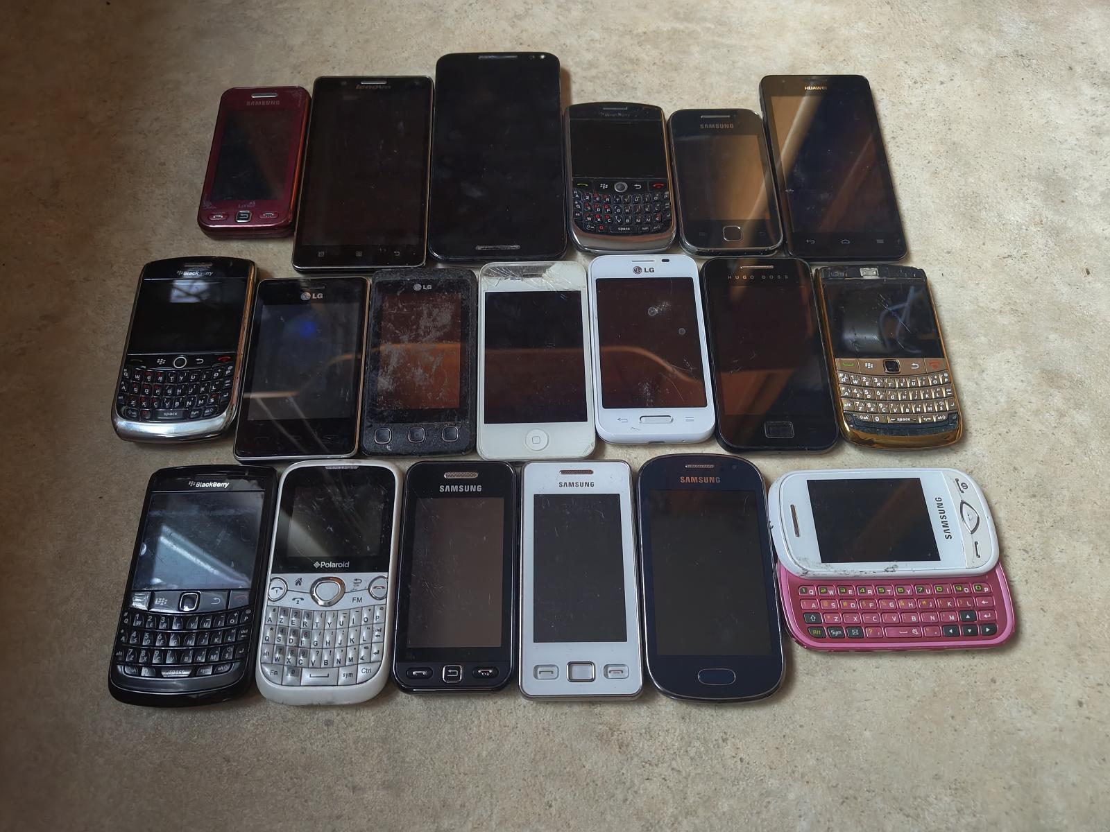 Mix 19ks telefóny BlackBerry, iPhone, Samsung - na diely alebo opravu - Mobily a smart elektronika