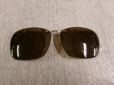 r4595 * starší sluneční klip na brýle