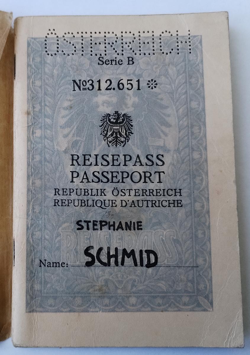 Starý Rakouský pas ( Plno razítek a víza )  - Starožitnosti a umenie