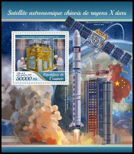Guinea 2017 Čínské satelity Mi# Block 2824 Kat 20€ R174