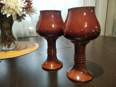 Dva větší keramické poháry