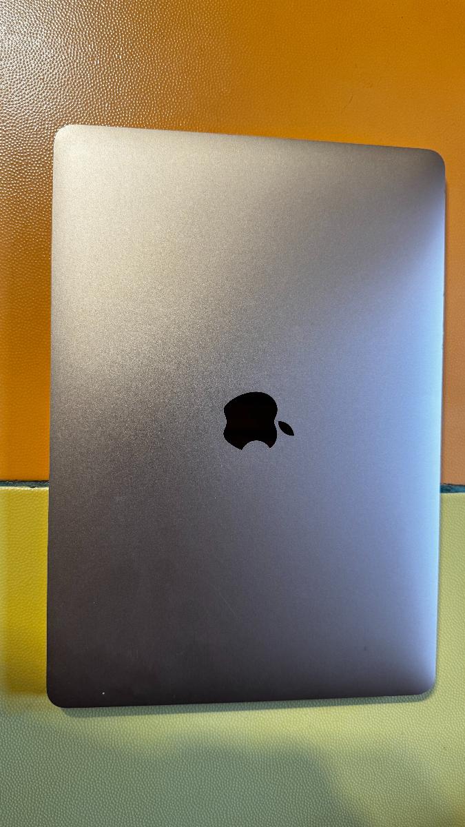 Macbook Air 2020 13", 16GB RAM, 512GB HDD, zlatý - Počítače a hry