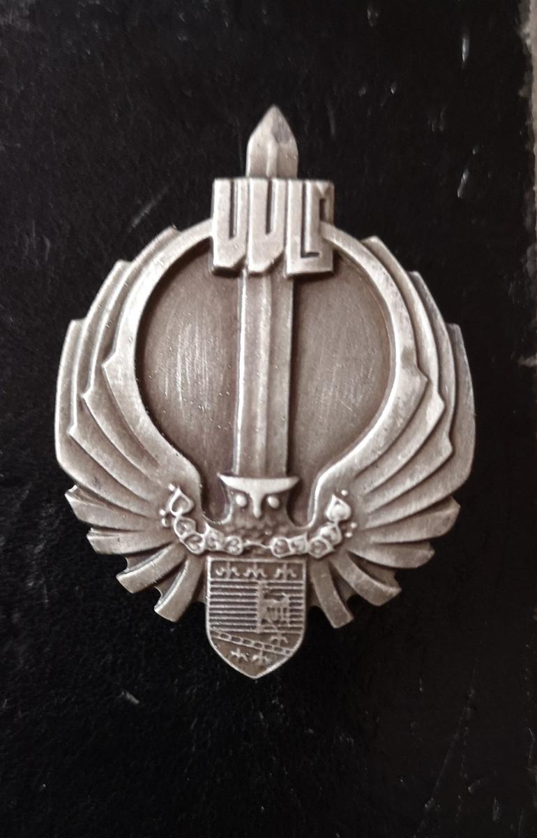 Odznak - Vysoká vojenská letecká škola Košice - Odznaky, nášivky a medaily