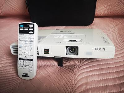 Projektor EPSON EB-1751 ideální stav! HDMI, dálkové ovládání, Přenosný