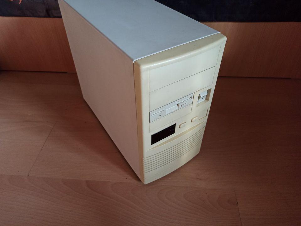 Pentium 75 MHz, 8MB SIMM (2x4) - Počítače a hry