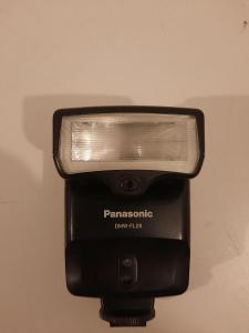 Blesk Panasonic na zrcadlovku