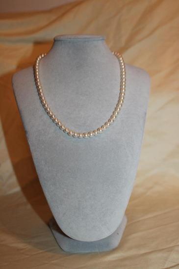 K06. korálkový perličkový náhrdelník délka 43 cm 