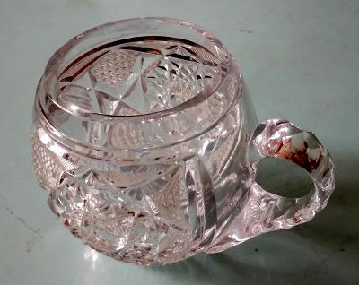Polliter, ručne brúsené české sklo zo začiatku 50. rokov, zákazková práca