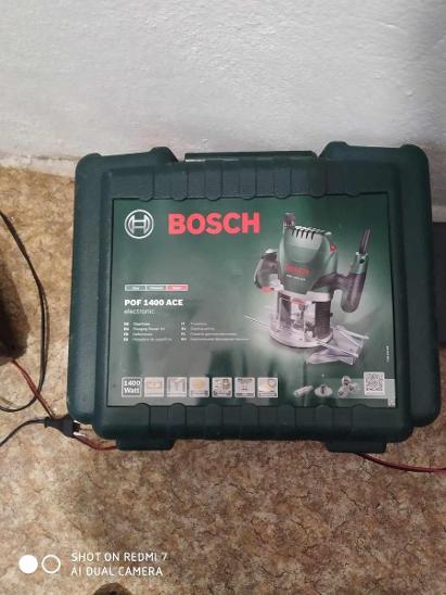 Horná frézka Bosch POF 1400 ACE - Elektrické náradie