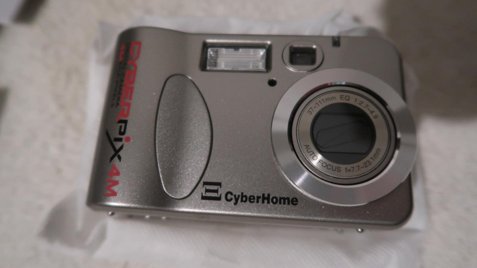 Digitalny fotoaparát Cyber ​​Pix 4M - Foto