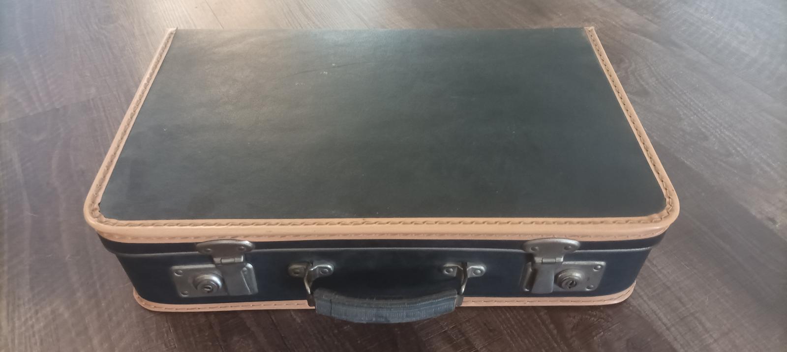 Krásny starý kufrík - Starožitnosti