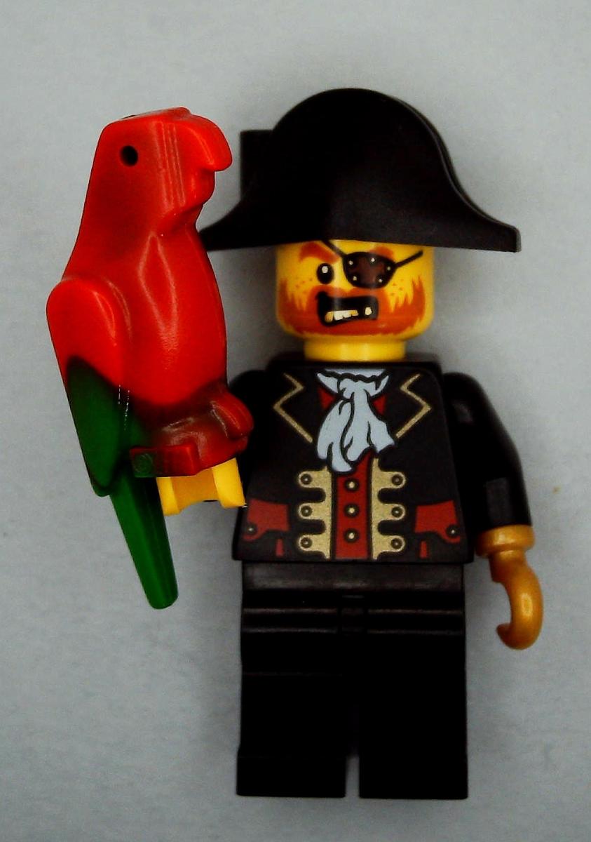 LEGO Pirate Chess Captain (King) Minifigure