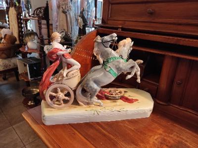 Stará nádherná porcelánová soška - Římská jízda - Royal Dux 