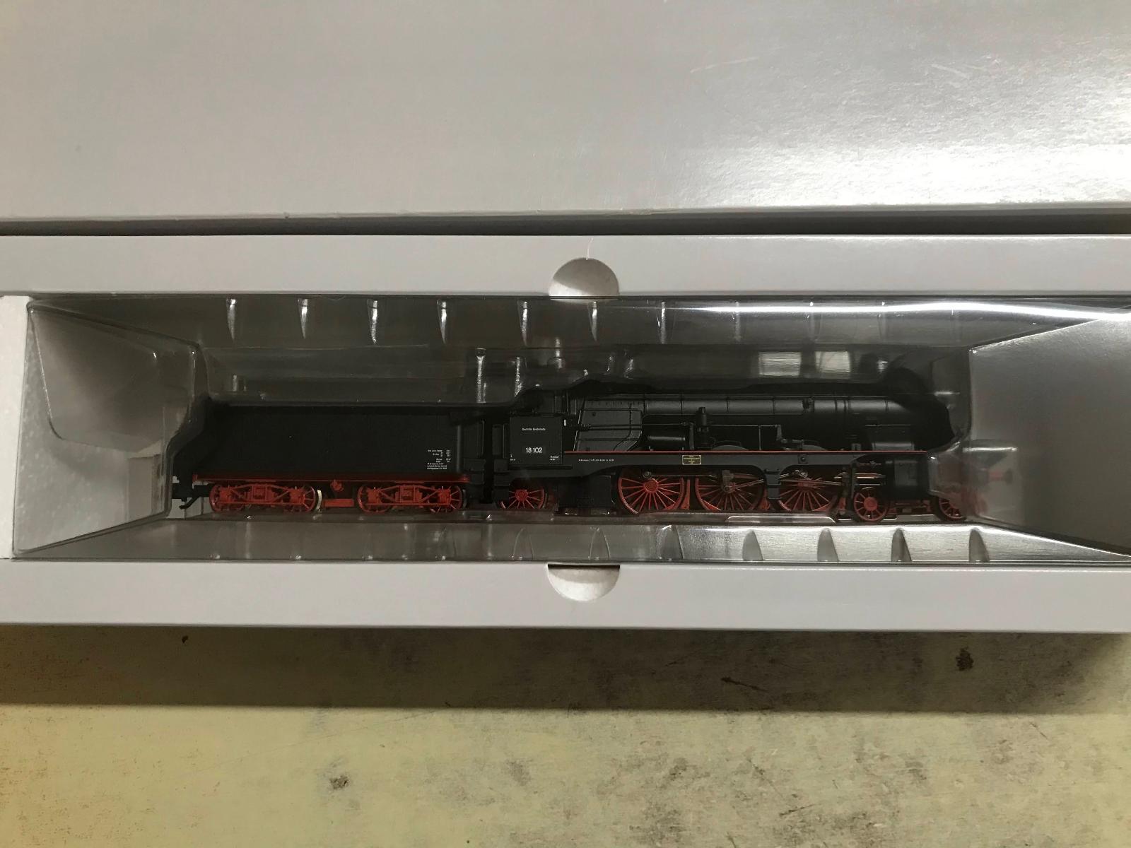 Parná lokomotíva radu 18.1 DB III.epocha - Modelové železnice
