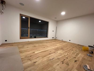 Třívrstvá dřevěná podlaha  prkna TWIN160 dub clic 13,5x160x1790mm 82m2