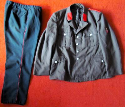 Rakousko – Hasičská uniforma - sako 56/185, kalhoty 110/106