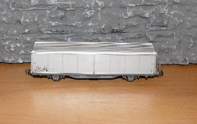 VAGONEK  pro modelovou železnici H0 velikosti (s93)