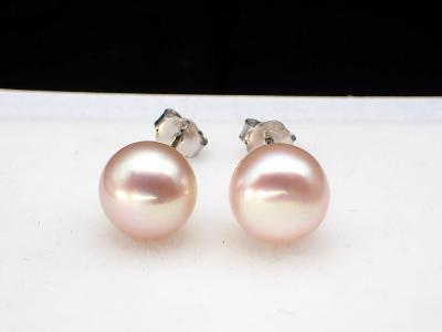Stříbrné náušnice s perlou