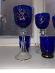 Kobaltovo modré poháre a poháre s kvetinovými motívmi a zlatými prvkami - Starožitnosti