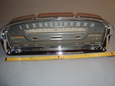 Ford Fairlane 1959 US - Tachometer (budíky, prístrojová doska),stav