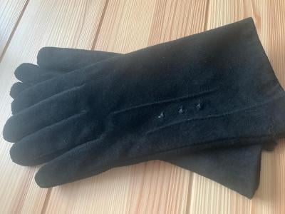 Nové semisove rukavice